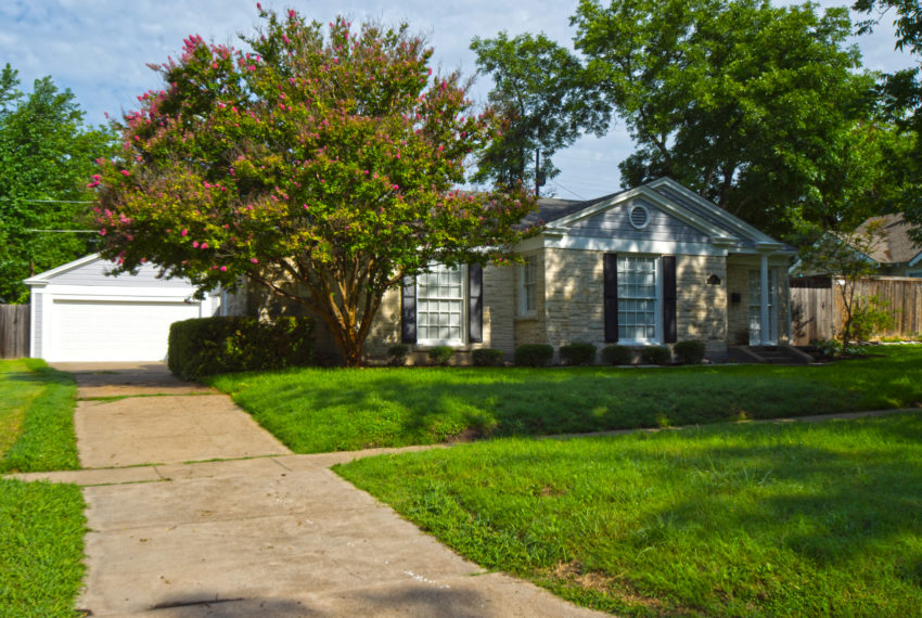 front-w-garage